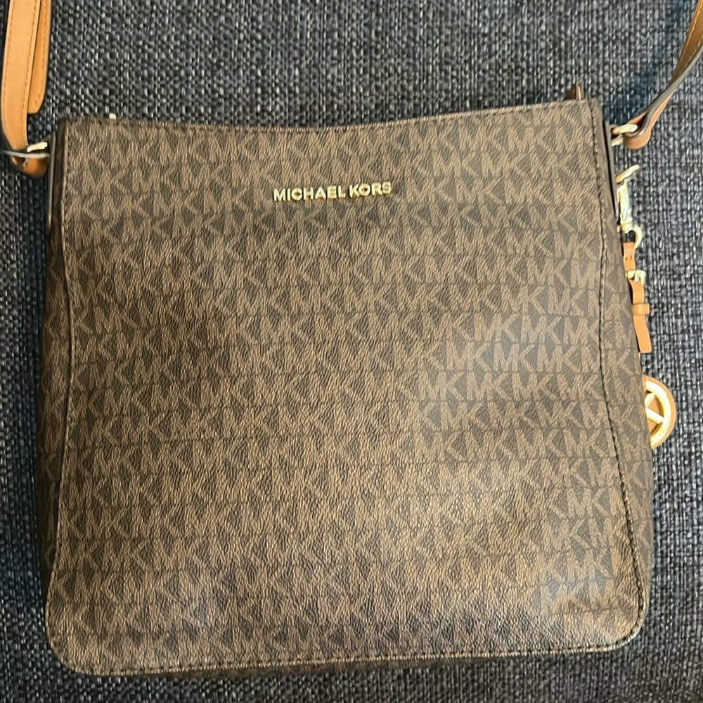 Michael KORS crossbody, brown & gold.